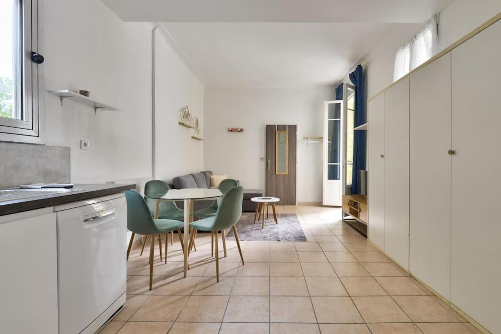 Superbe Studio Vieux Nice 1 Min A Pied De La Plage Exterior photo